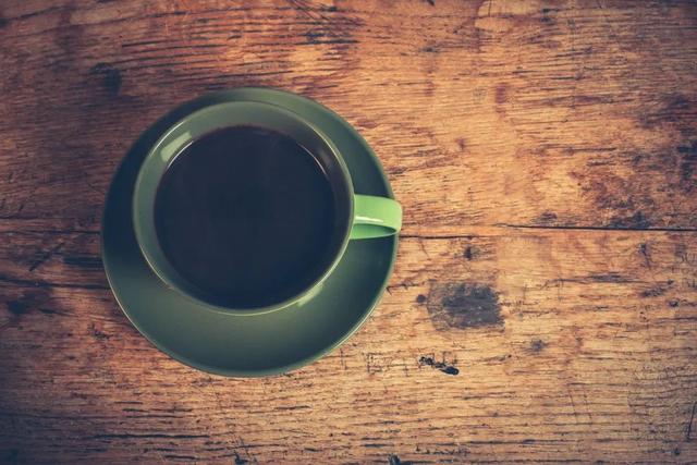 美式咖啡是黑咖啡吗，美式和黑咖啡一样么（搞不清的美式、意式、挂滤、手冲和黑咖啡）