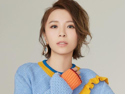 蝴蝶泉边黄雅莉，蝴蝶泉边简谱（被“超女之母”夏青视为亲女儿的黄雅莉现在怎么样了）