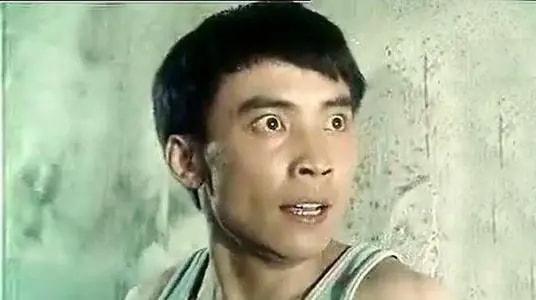 周星驰的老婆叫什么，他是周星驰电影的小人物（谁是周星驰的老婆）