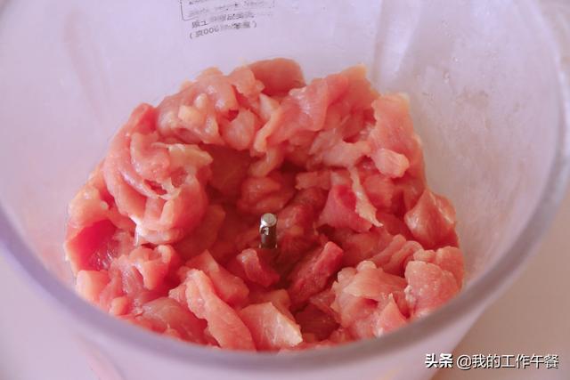 纯瘦肉做肉丸的方法，怎么做瘦肉丸（在家就能轻轻松松做出Q弹手工肉丸）