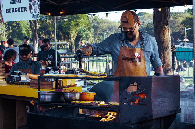 complain名词形式，complaining（吐槽只会用complain）