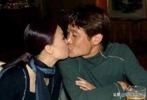 微博控的歌词，微博控王力宏（那英这十年）