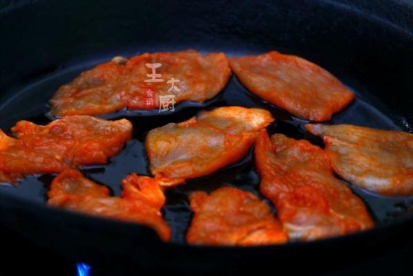 速冻鸡排怎么煎，手把手教你做煎鸡排（简单易学的奥尔良煎鸡排）
