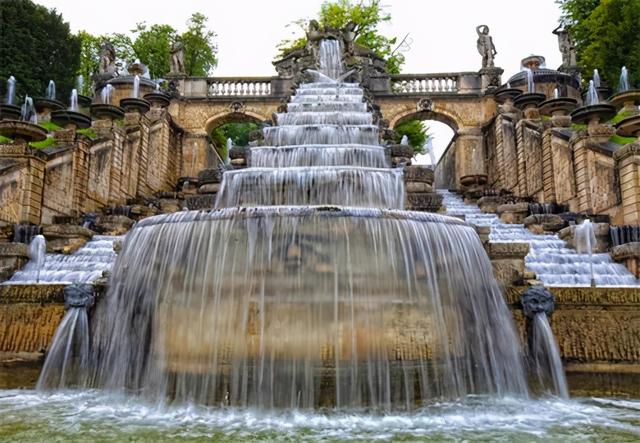 法国巴黎旅游，法国巴黎旅游全攻略（巴黎十大网红打卡景点）