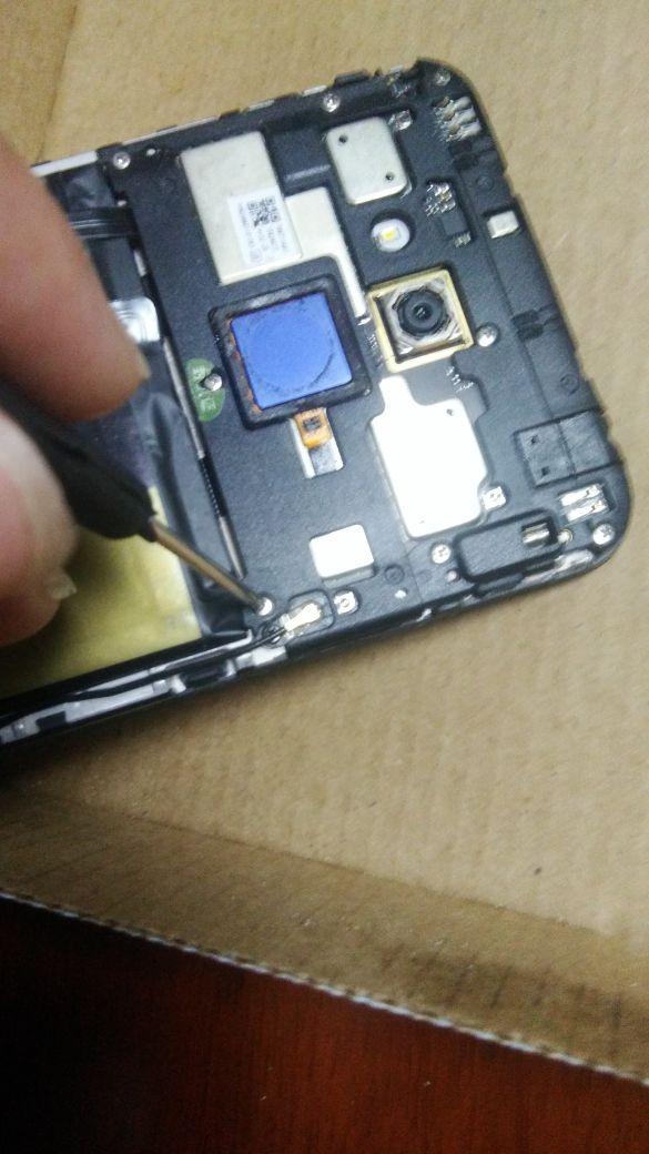 手机电池怎么换，手机怎样更换电池教程（再也不会被手机维修店坑啦）