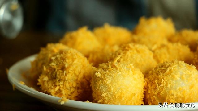 怎么做炸元宵，炸的元宵怎么做（直接下锅容易炸裂）