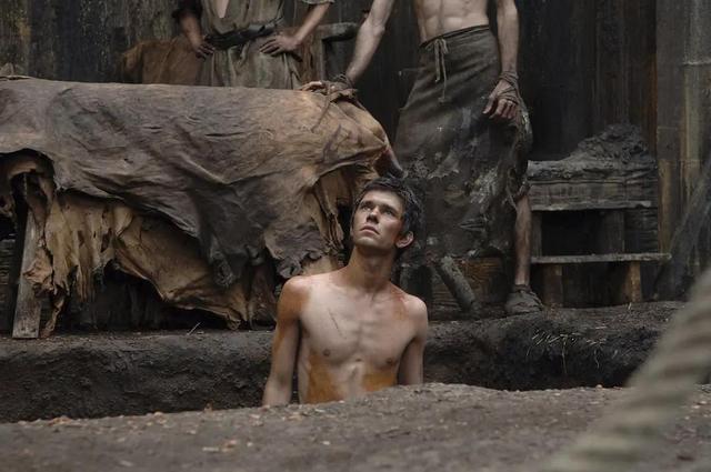 关于香水的电影，关于香水的电影推荐（杀死她们只为制成第13瓶香水）