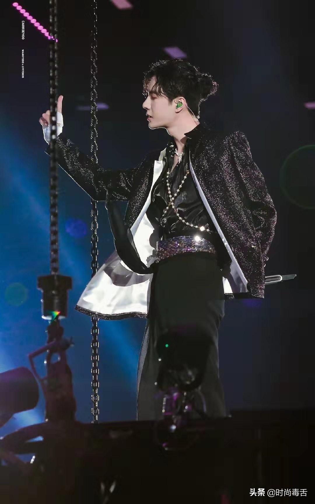 香奈儿有男装吗，香奈儿有男装吗?商标是什么样的（男生穿CHANEL居然这么好看）