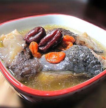 鱼翅羹家常做法，鱼翅羹家常做法视频（舌尖上的菜谱之鱼翅炖乌鸡汤）