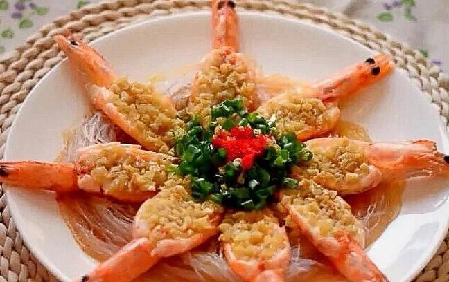 【蒜蓉蒸蝦】做法步驟圖 蝦肉鮮嫩沒腥味 漂亮又好吃！-起舞食譜網(wǎng)