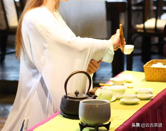 茶艺基本礼仪内容，少儿茶艺礼仪培训（喝茶的礼仪茶艺的基本礼仪）