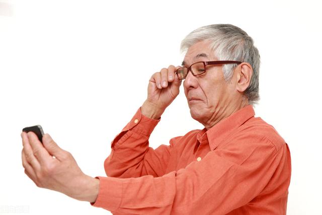 眼部衰老的原因是什么,眼部衰老快是哪里的问题(中老年人总是眼神不好