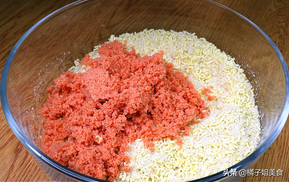 圖片[2]-方便面+饅頭變身早餐餅：5步做出孩子搶著吃的營養早餐-起舞食譜網