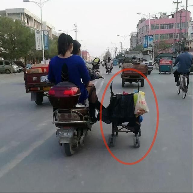 梦见自己穿裙子，梦见自己穿裙子是怎么回事（老婆第一次穿裙子坐公交吓得身后的小哥连连后退）