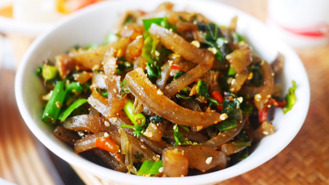 肉皮怎么做好吃，肉皮怎么做好吃又软不腻（猪皮5种最好吃的做法）