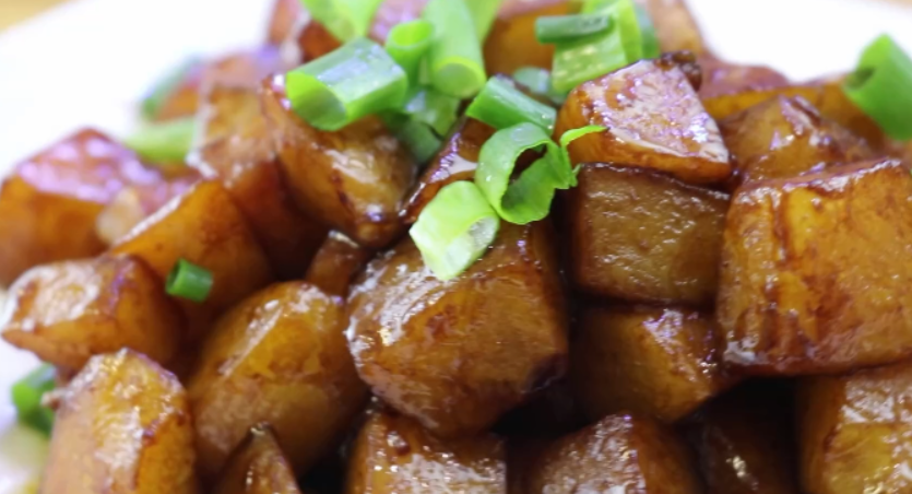 马铃薯的做法简单又好吃(土豆这样做实在太好吃了，营养美味，做法简单，比红烧肉还香)