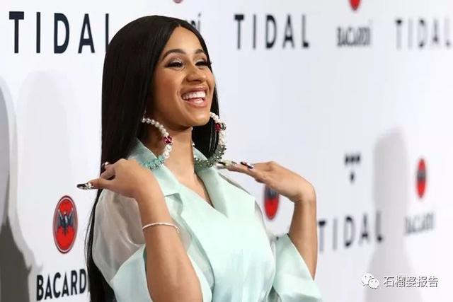 贫民窟女孩爆梗，贫民窟女生（贫民窟女孩一夜爆红）