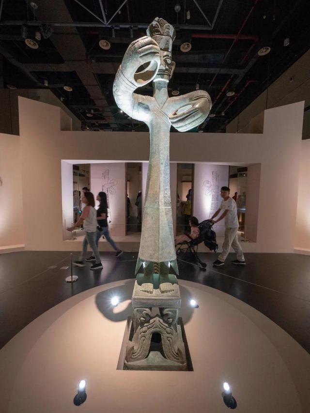 三星堆青铜器在哪个朝代，三星堆出土青铜器是什么朝代（古蜀国历史比夏朝悠久）