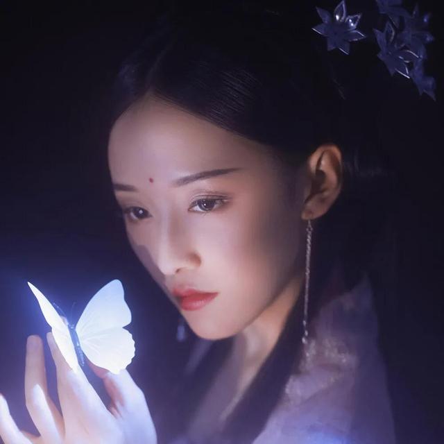 神仙颜值的动漫头像女，神仙动漫女头微信（这些神仙古风女头也太好看了吧）