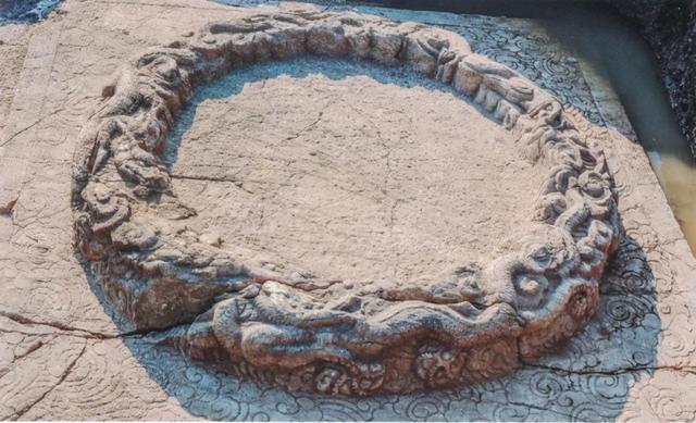 故宫是哪个朝代建的，朝代顺序排列（这里的紫禁城更大，为何没建成）