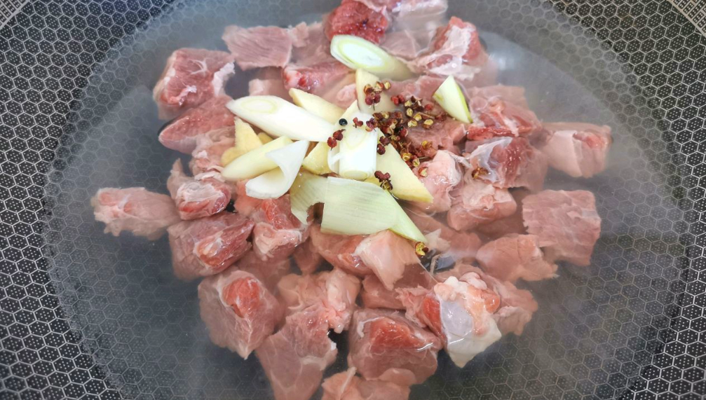 圖片[2]-【番茄土豆燒牛腩】做法步驟圖 牛肉軟爛下飯-起舞食譜網