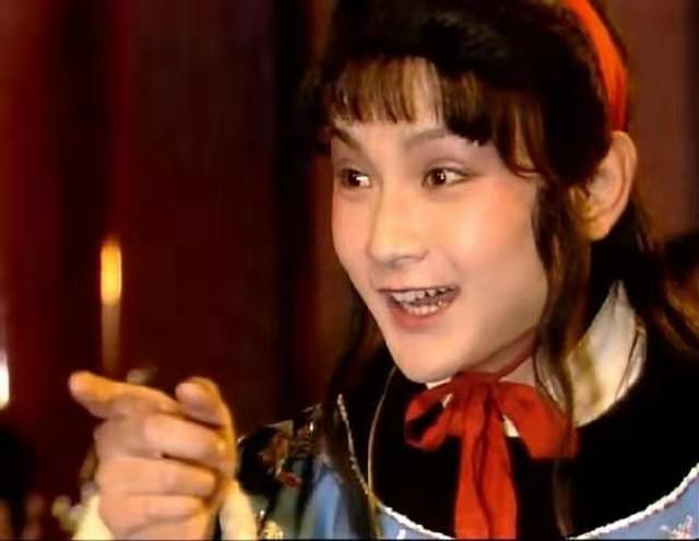 贾宝玉的人物形象分析，贾宝玉人物形象分析（《红楼梦》贾宝玉形象深度解读——“天下无能第一”是怎么炼成的）