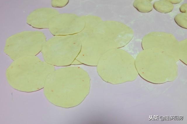 玫瑰花馒头怎么做，怎样做美味的南瓜味的玫瑰馒头（手把手教你做玫瑰花馒头）