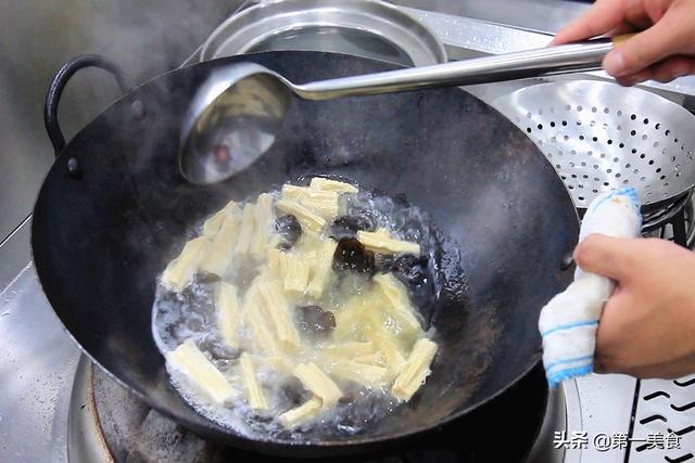 腐竹怎么做好吃，干腐竹怎么做好吃（比肉还好吃的腐竹怎么炒）