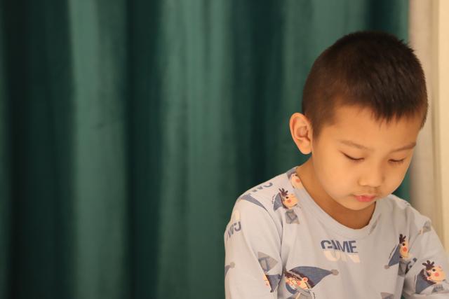 钢琴考级年龄对照表，孩子学钢琴的佳年龄是几岁（孩子学钢琴有无天赋、多大学好）