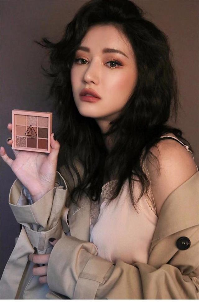 3ce唇釉正版什么味道，3ce正品唇釉辨别（眼影唇釉全线都便宜又好用）