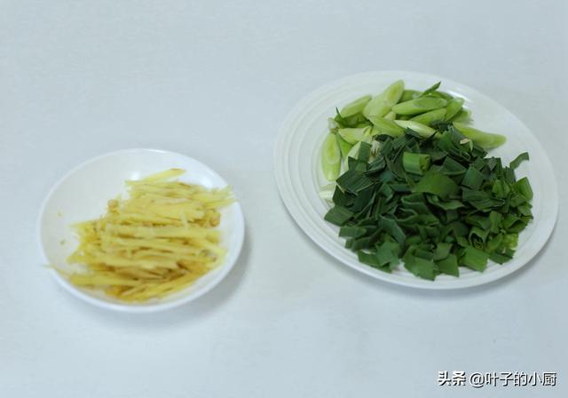 炒鸡胗怎么样又嫩又脆，如何做辣椒炒鸡胗又嫩又脆（炒鸡胗，如何又香又脆）