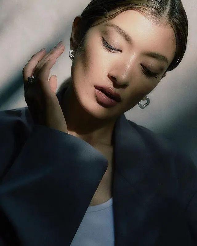 眉型与脸型图片,拱形眉适合什么脸型(眉毛画不好,真的很显老)