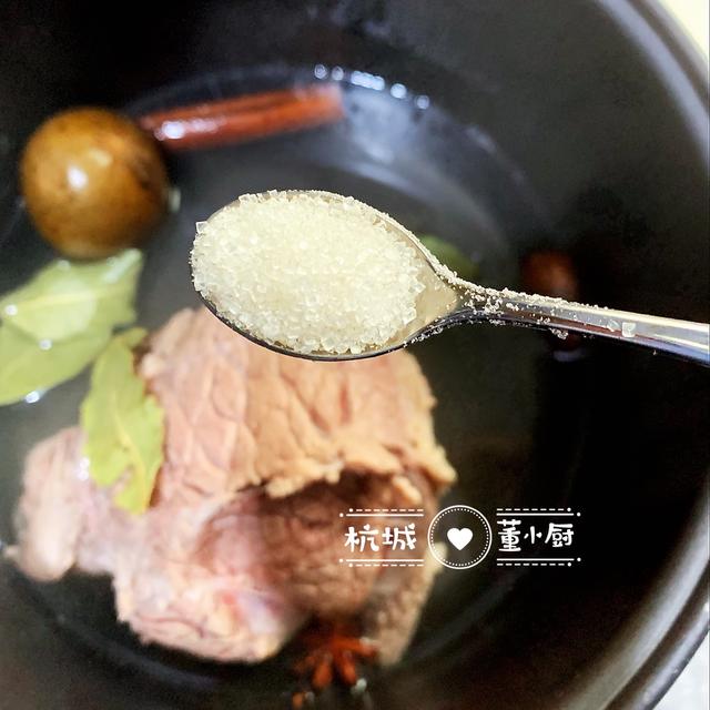 牛胸肉怎么做好吃，夏天来一份牛胸肉凉拌黑木耳