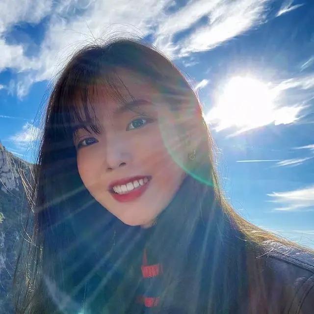 唯美头像女有气质，唯美气质女生头像 无论今天有多糟糕 明天空中还会有新的棉花糖 ٩(๑´0`๑)۶微信（女生头像，你搅散一池星光）