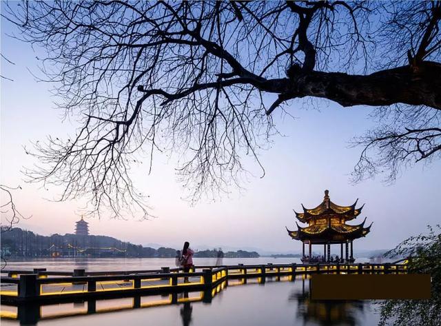 二虫在泰山什么地方，泰山石头二虫（在泰山和西湖都出现的“虫二”）