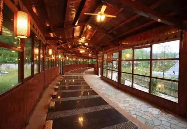 黄山哪里泡温泉好，黄山哪里泡温泉好些（选择这10家最美的酒店准没错）