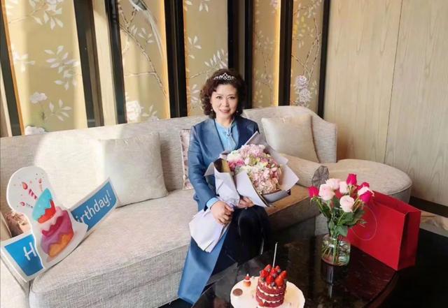 郎朗母亲简历资料，郎朗媳妇个人资料简介（寸步不离陪儿子十多年）