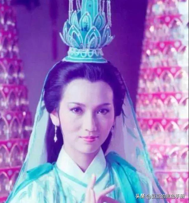 刘涛赞林心如版观音很虔诚，19版观音对比：有的像过家家