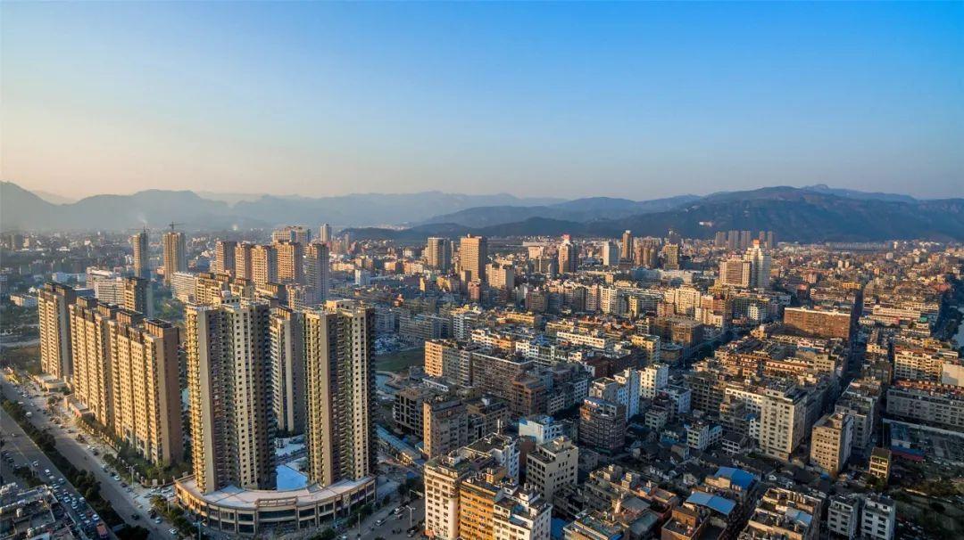 电工电气柳市 浙江柳市知名富豪：打造中国电器生产龙头企业，身价63亿