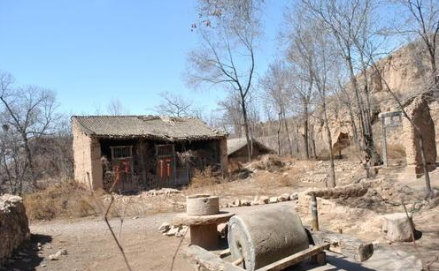 黄历中的破屋是什么意思，黄历中的破屋指什么意思（不从空宅老屋过”）