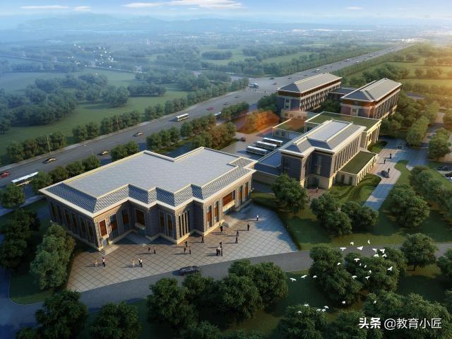 吉林大学是985大学（我国最小的985大学，面积不到吉林大学一半）