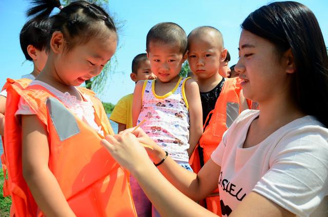 防溺水四个牢记，防溺水四牢记是什么（爸爸妈妈防溺水）