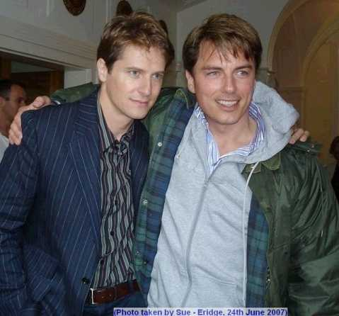 火炬木小组下载，英国最甜情侣是他俩（火炬木小组第一季在线下载）