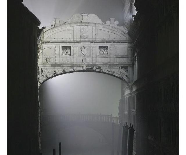 情侣约会亲亲适合去哪些场所，情侣想亲亲去哪约会（世界上的15个完美接吻地）