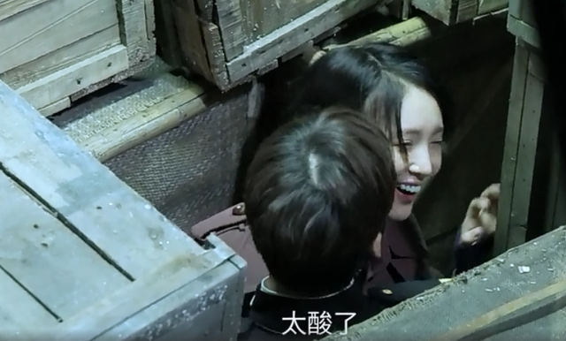 隐秘而伟大金晨和李易峰亲密戏，“下巴蹭脑门”不甜蜜