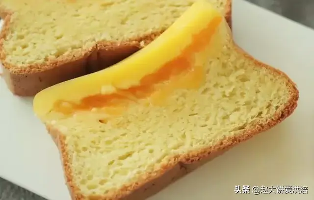 拉丝奶砖做法，一个步骤就能夹心又拉丝