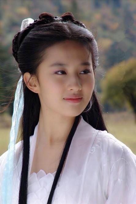 她的眼睛会唱歌，她说她的眼睛会唱歌是什么歌曲（刘亦菲古装高清壁纸）