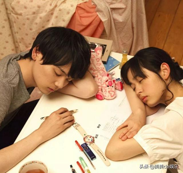 以可爱为枪八倍镜定情狙中哥哥的心脏“砰”，以可爱为枪八倍镜定情击中你的心脏表情包（正当红却曝出已婚有子图片）