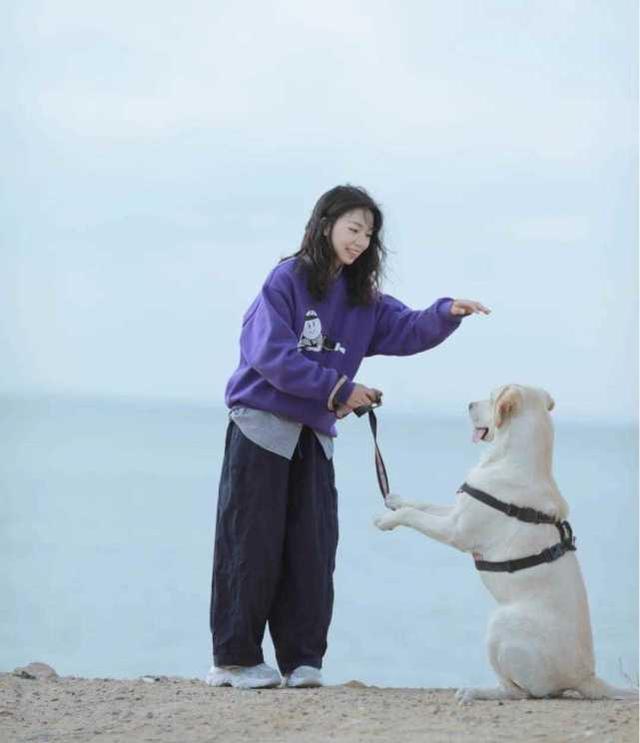 宽腿裤怎么搭配衣服和鞋子，宽腿裤怎么搭配衣服和鞋子男（学会用阔腿裤进行衣服的搭配）