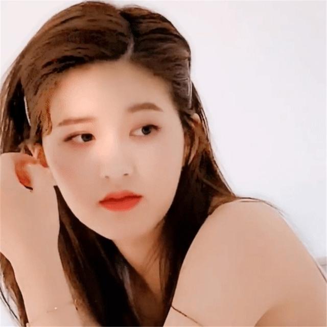 赵露思qq头像，赵露思的头像微信（来一波赵露思的萌美大头像）